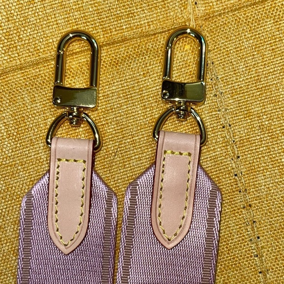 NWT Pink Beige stripe Adjustable Wide Crossbody Strap w/Leather & Gold Hardware - Picture 8 of 11